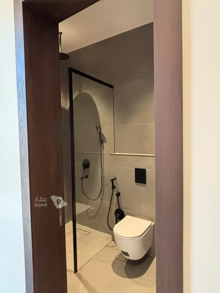 5 bedroom villa in Al Aridh, Riyadh 10
