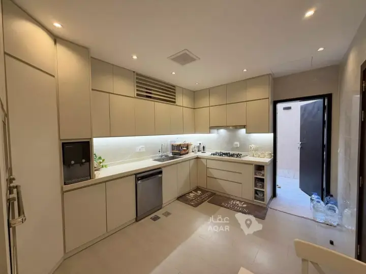 3 bedroom villa in Al Janadriyah, Riyadh 16
