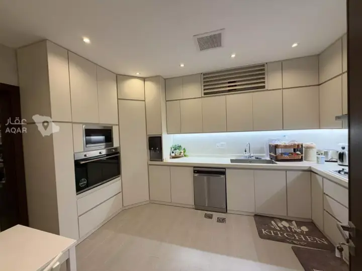 3 bedroom villa in Al Janadriyah, Riyadh 17