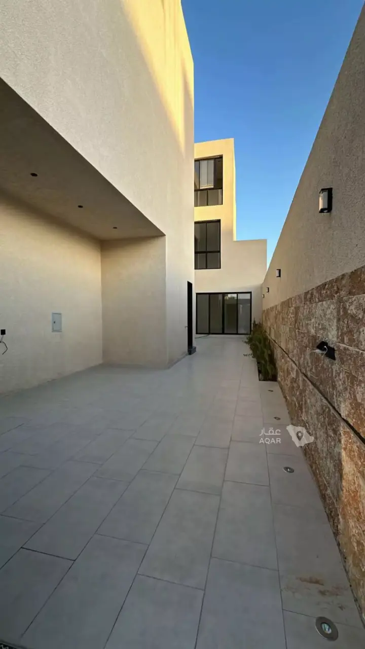 4 bedroom villa in Al Mahdiyyah, Riyadh 9
