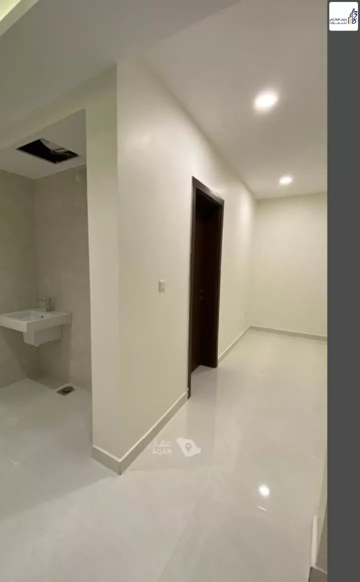 4 bedroom villa in Al Janadriyah, Riyadh 9