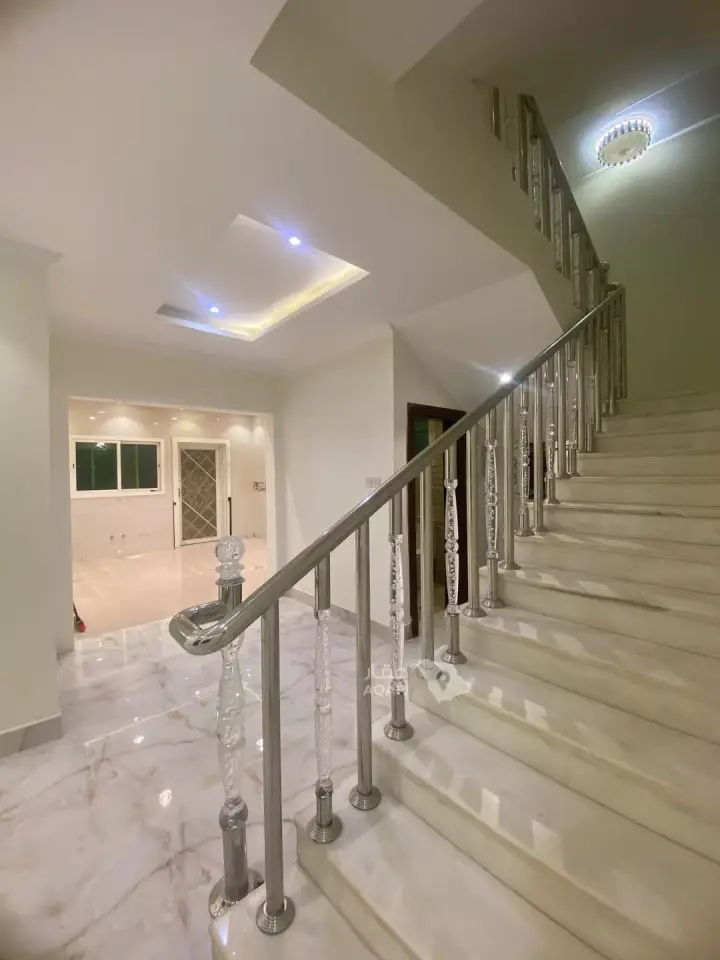 5 bedroom villa in Al Wahah, Riyadh 8