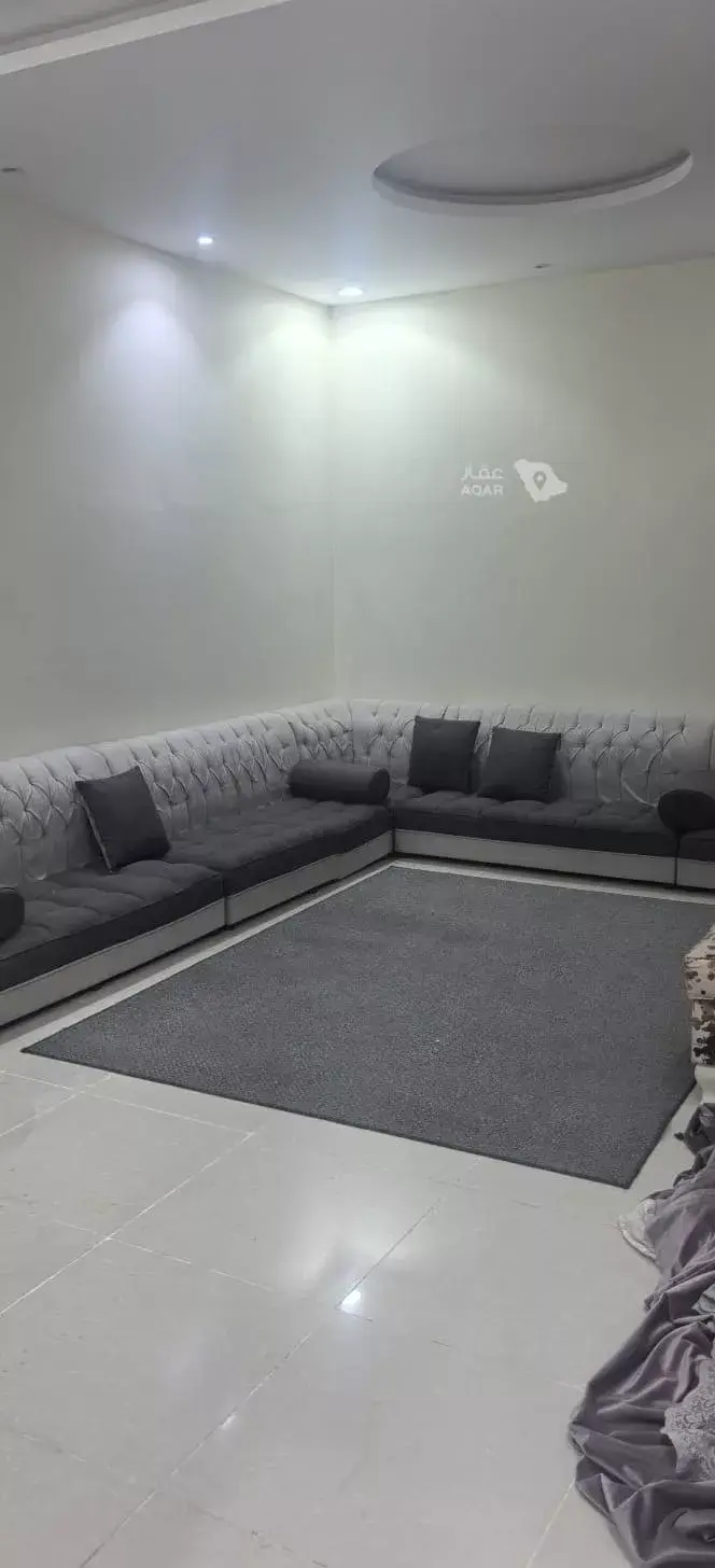 4 bedroom villa in Tuwaiq, Riyadh 14