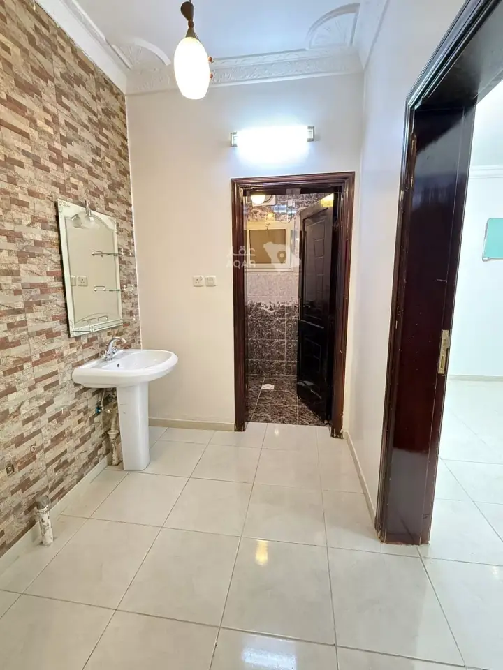 4 bedroom apartment in Al Salam, Madinah 4