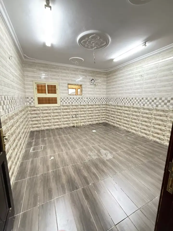 4 bedroom apartment in Al Salam, Madinah 7