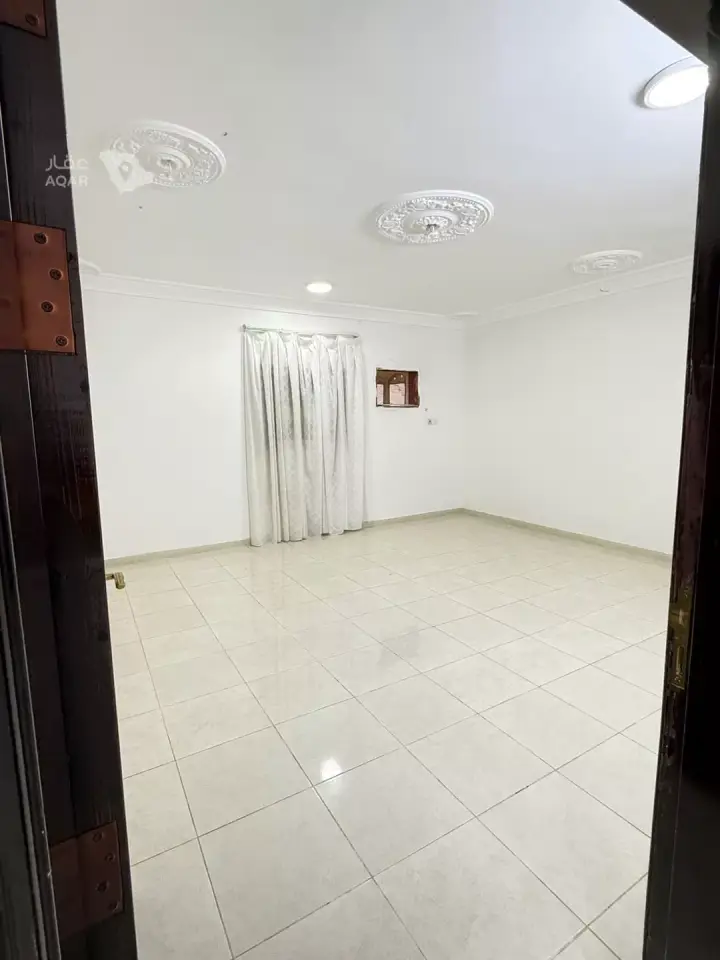4 bedroom apartment in Al Salam, Madinah 6