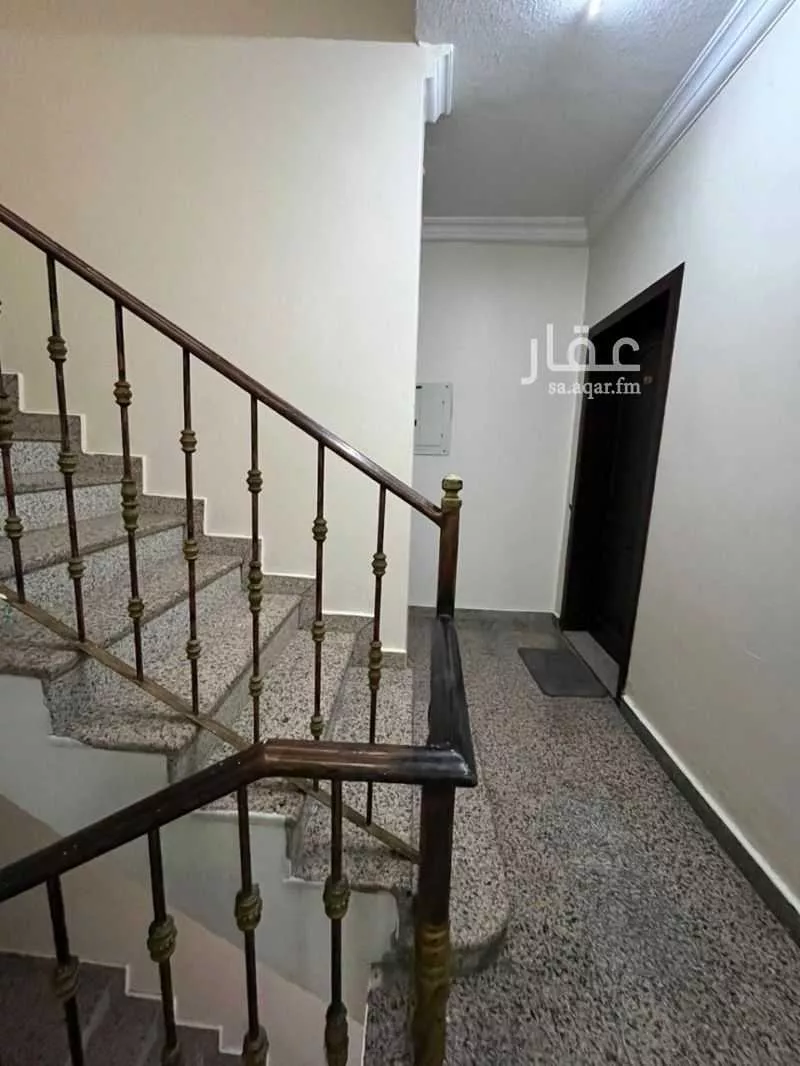 عمارة 232 م² في الثقبة 6