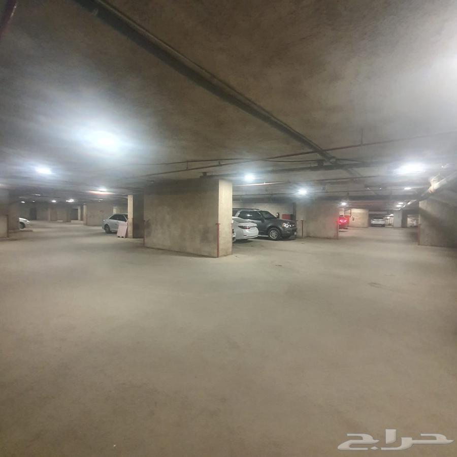 شقة 5 غرف في المربع 10
