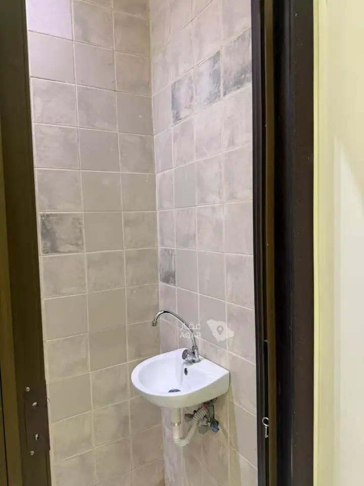 4 bedroom apartment in Abhur North, Jeddah 7