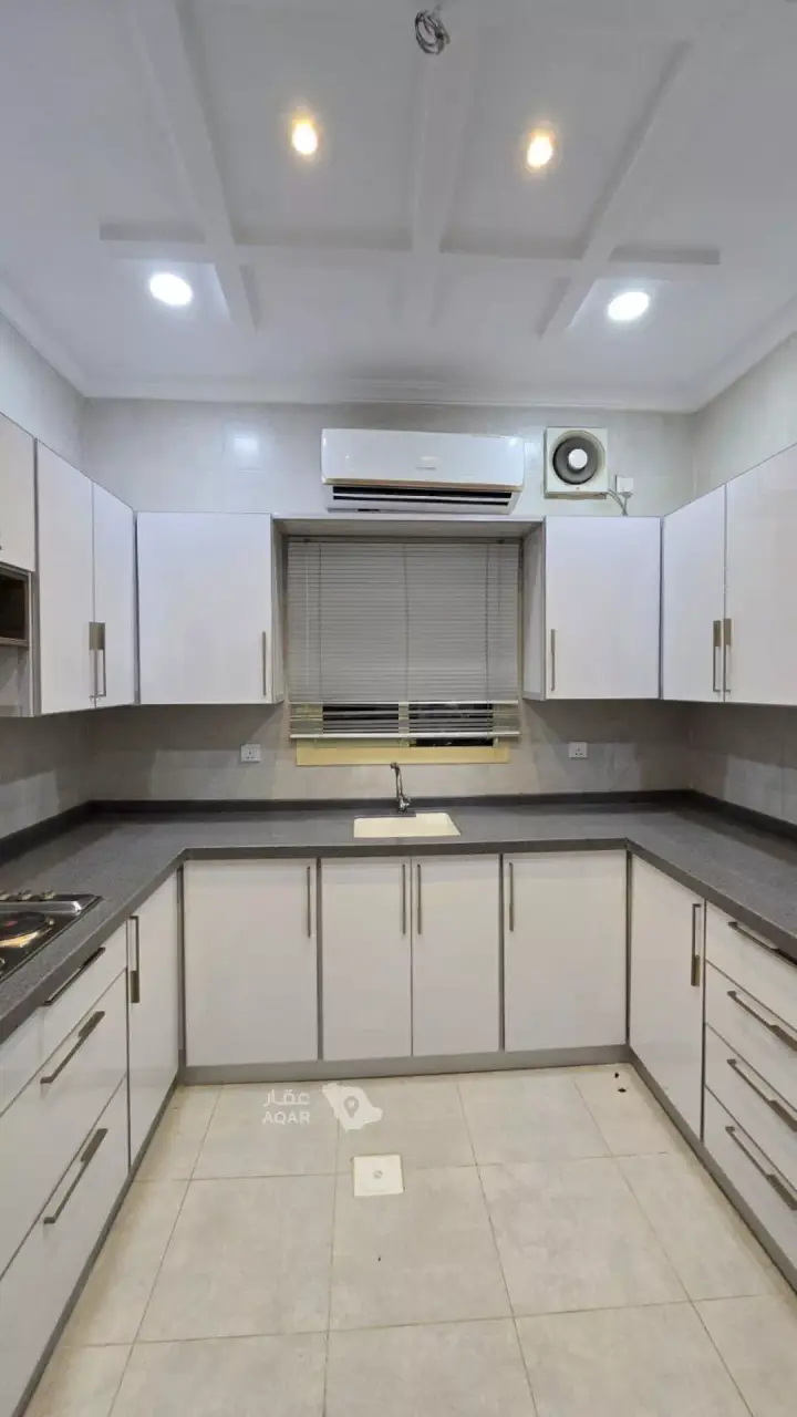 5 bedroom villa in Al Yaqout, Jeddah 8