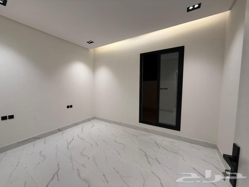4 bedroom apartment in Al Awali 6