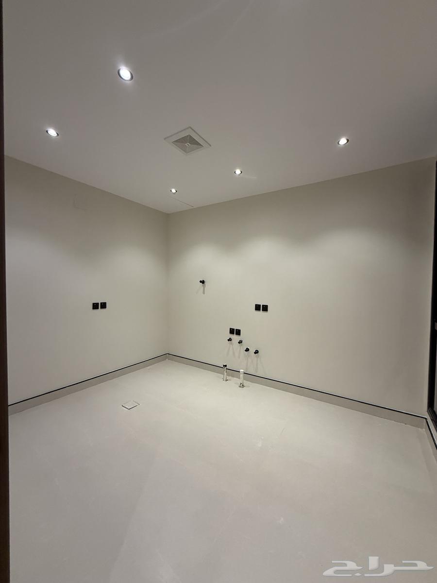 5 bedroom apartment in Al Janadriyah 4