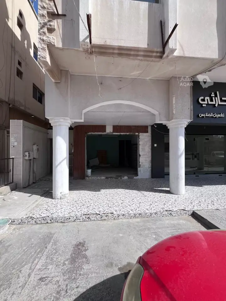 shop in Al Aqrabiyah, Eastern Province 6