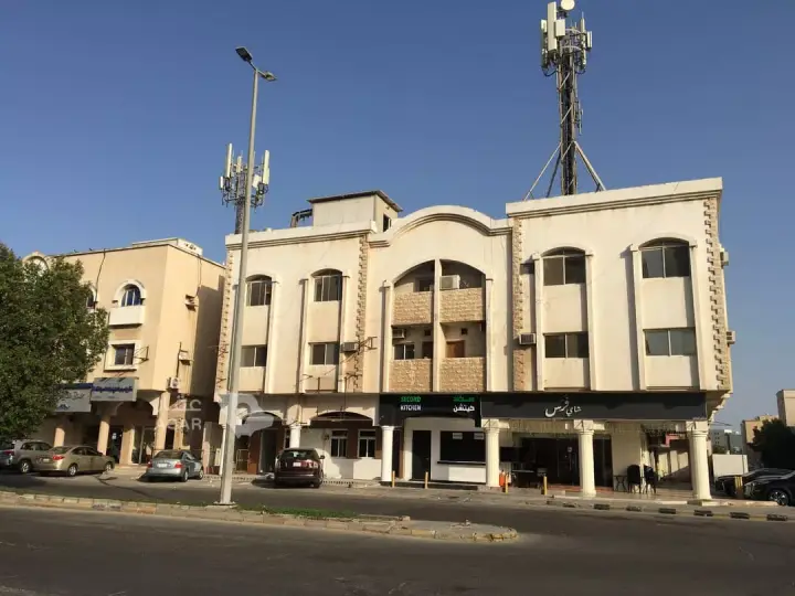 shop in Al Aqrabiyah, Eastern Province 8