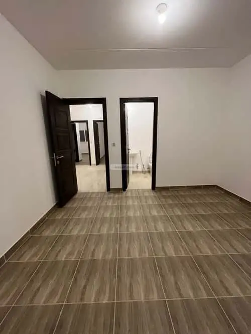 4 bedroom villa in Khuzam, Riyadh 4