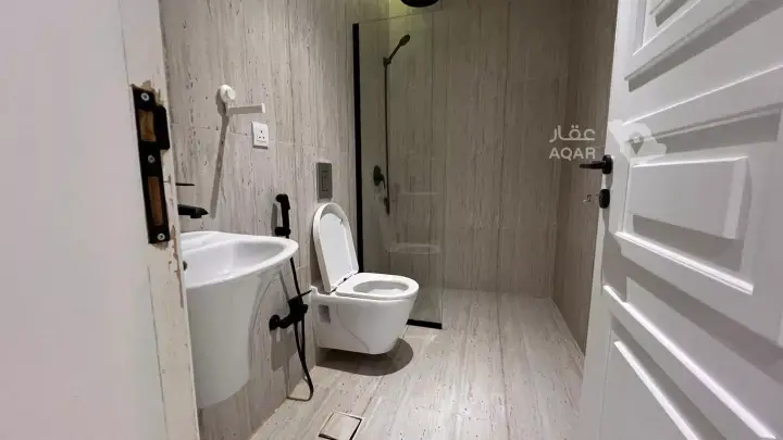 3 bedroom apartment in Al Wahah, Riyadh 8