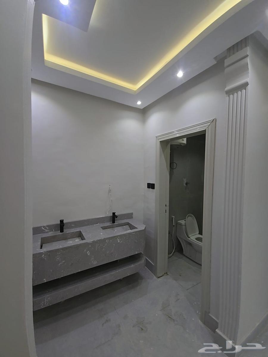 6 bedroom villa in Al Janadriyah 9