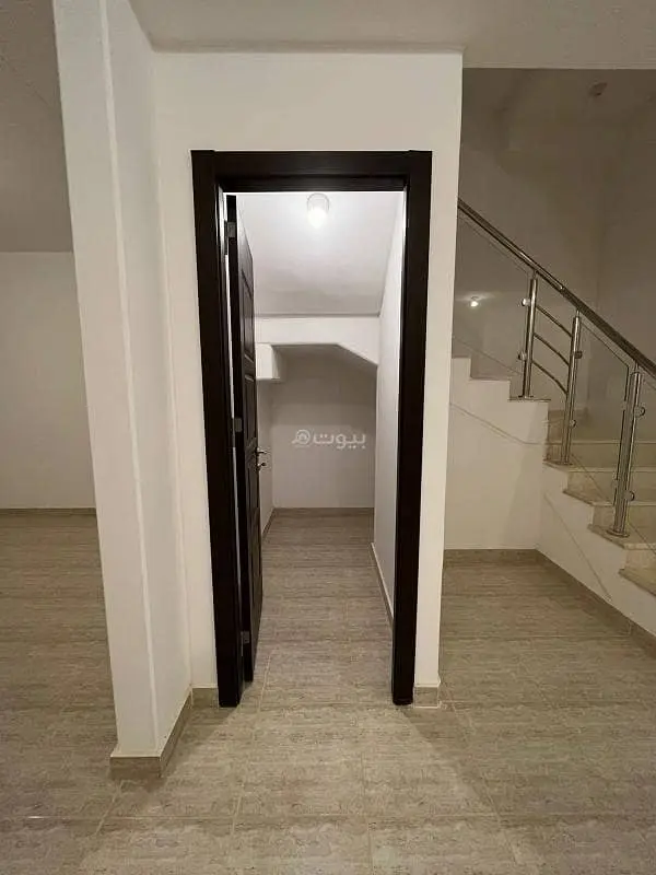 5 bedroom villa in Khuzam, Riyadh 8