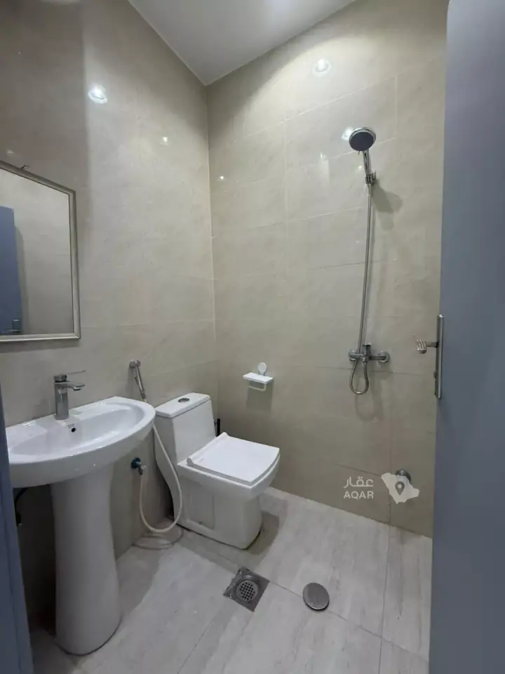 2 bedroom apartment in Al Rabwa, Riyadh 6