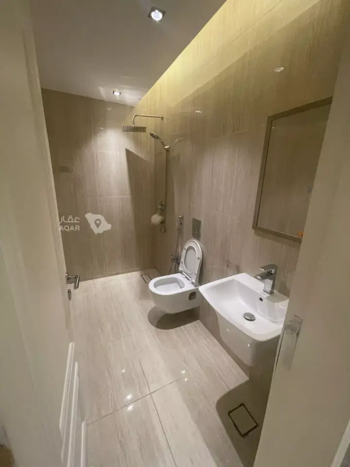 4 bedroom apartment in Al Qairawan, Riyadh 8