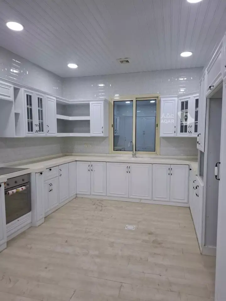 5 bedroom villa in Taibah, Eastern Province 9