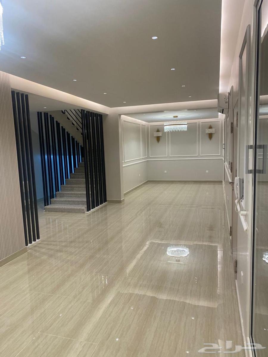 8 bedroom villa in Al Janadriyah, Riyadh 6