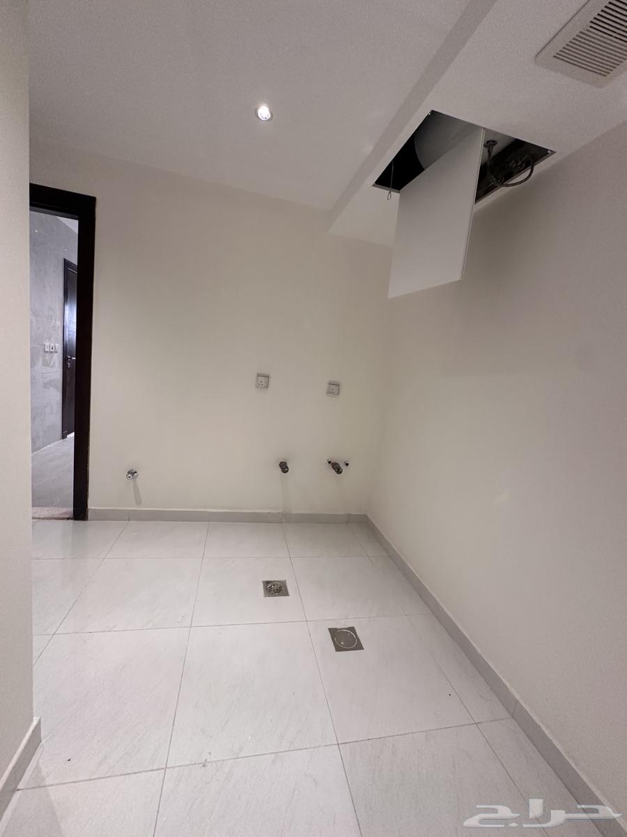 9 bedroom villa in Al Janadriyah 13