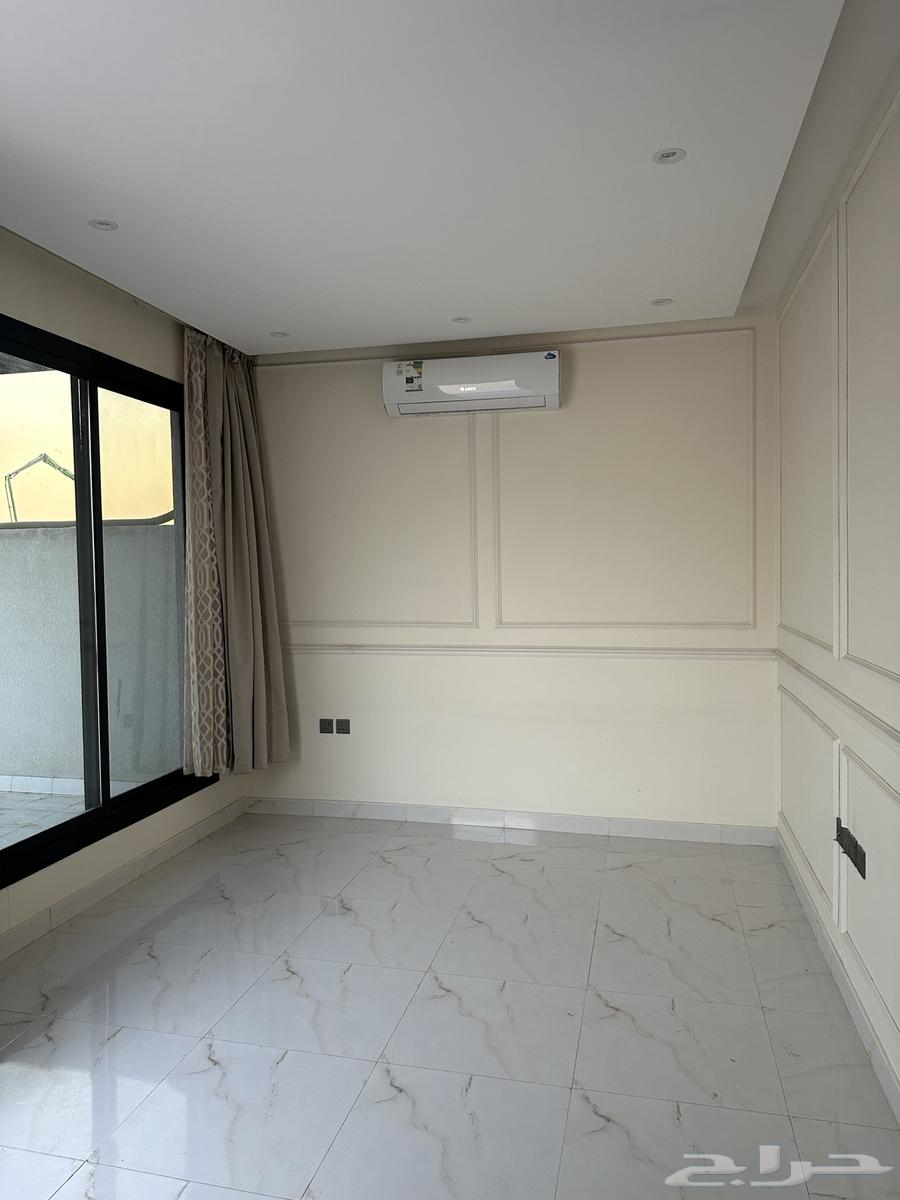 5 bedroom villa in Al Aridh 9