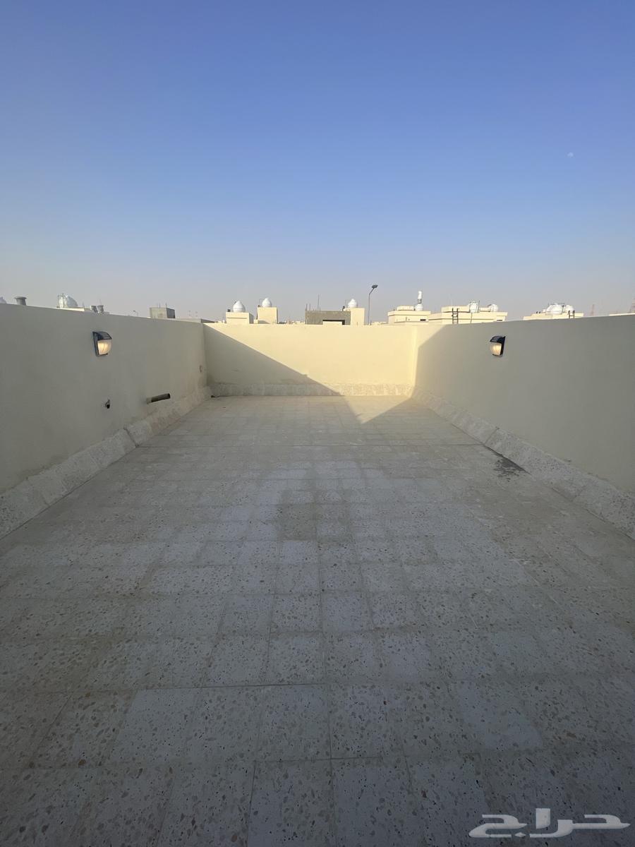 فيلا 5 غرف في الجنادرية 36