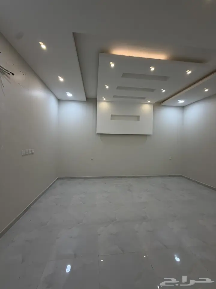 3 bedroom apartment in Ishbiliyah, Eastern Province 11