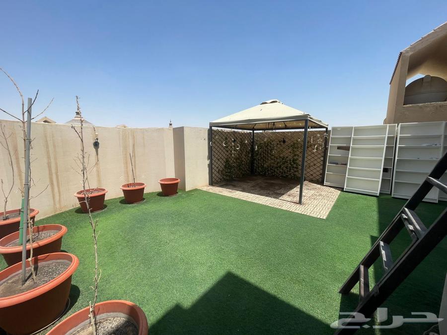 فيلا 6 غرف في الملقا 11