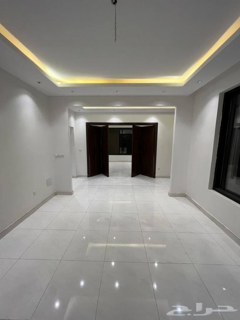 7 bedroom villa in Al Janadriyah 3