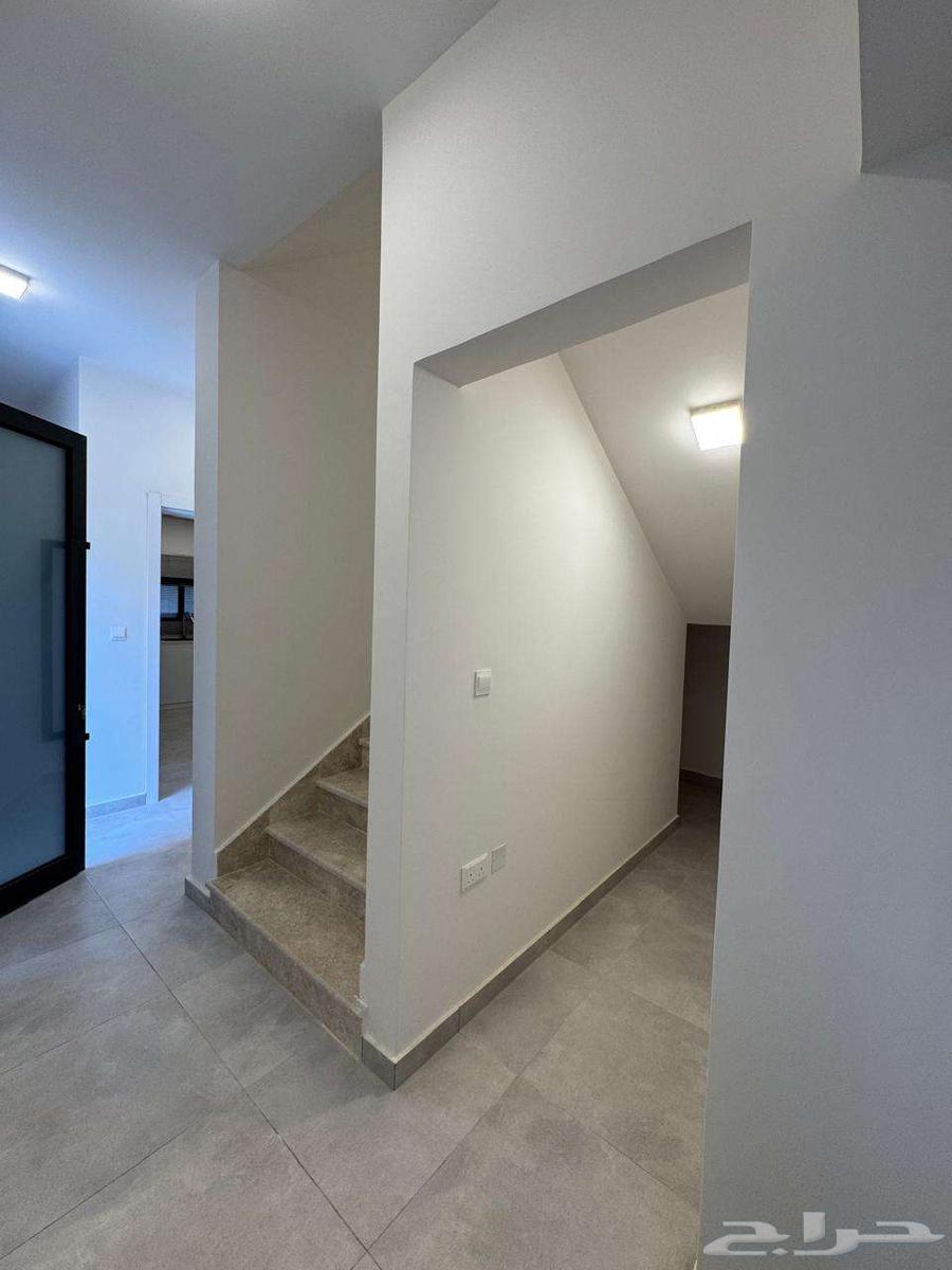 5 bedroom villa in Al Narjis 11