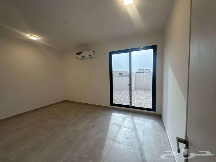 5 bedroom villa in Al Narjis 28