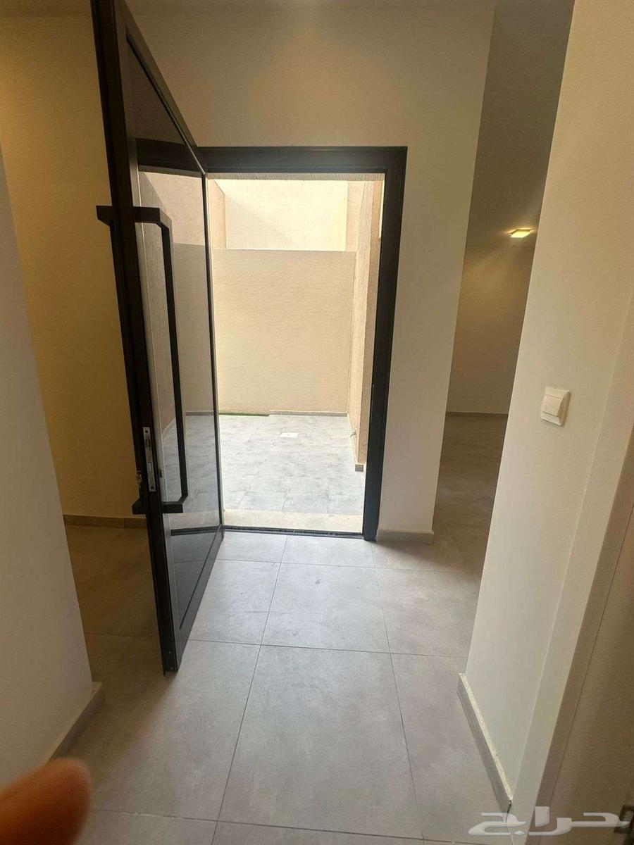 5 bedroom villa in Al Narjis 10