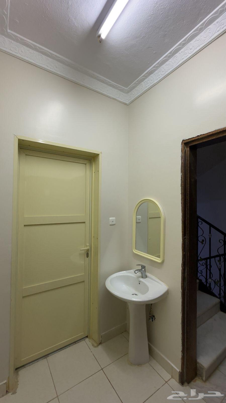 3 bedroom apartment in Al Rimal 6