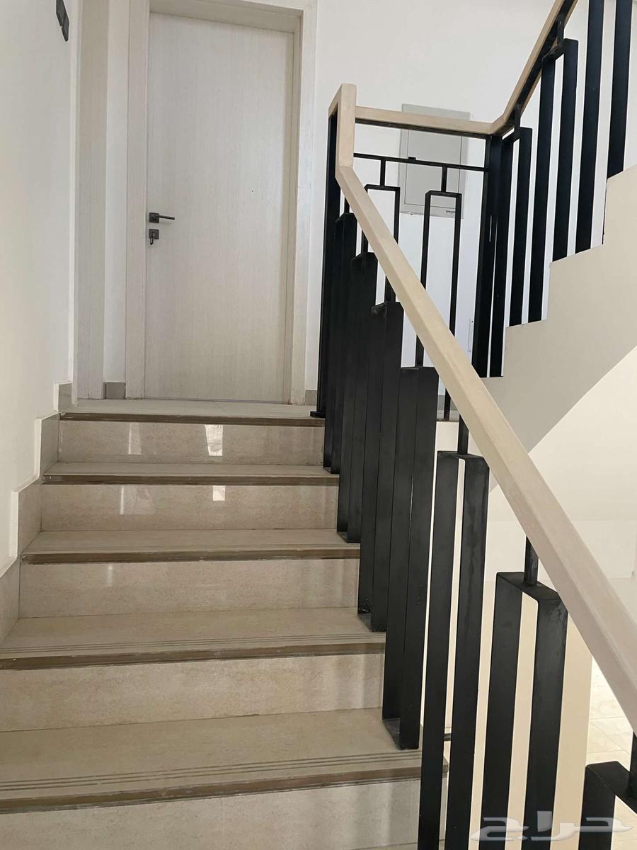 7 bedroom villa in King Abdul Aziz 10
