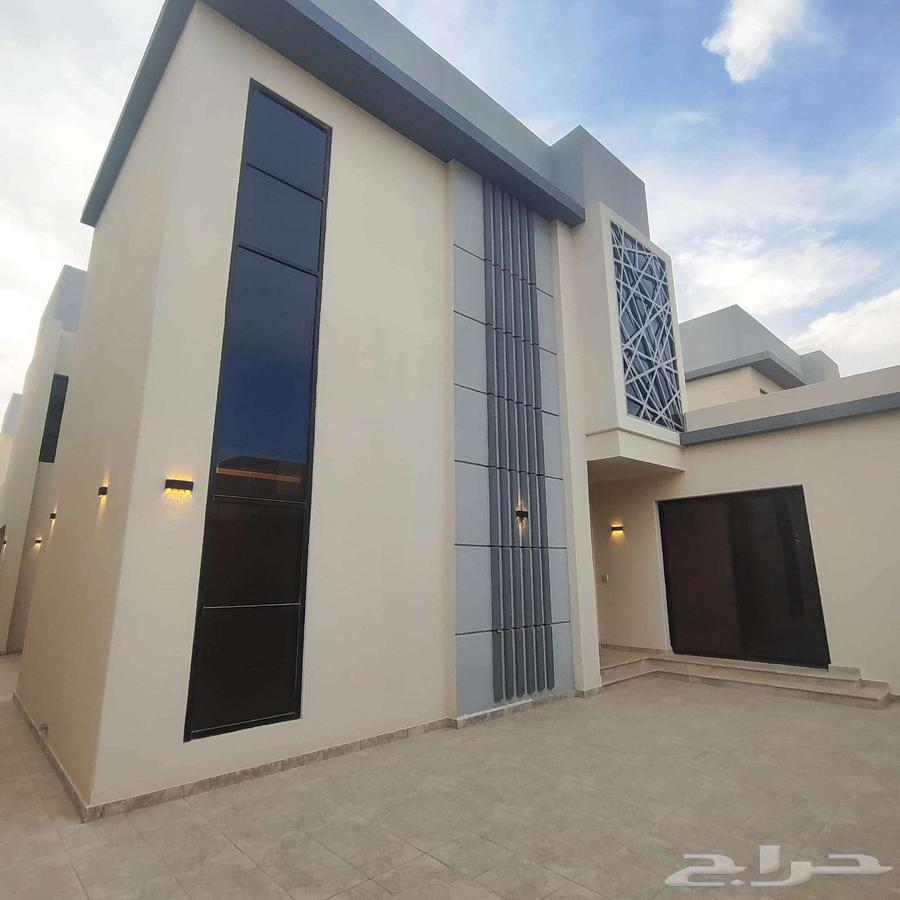 4 bedroom villa in Al Janadriyah 2