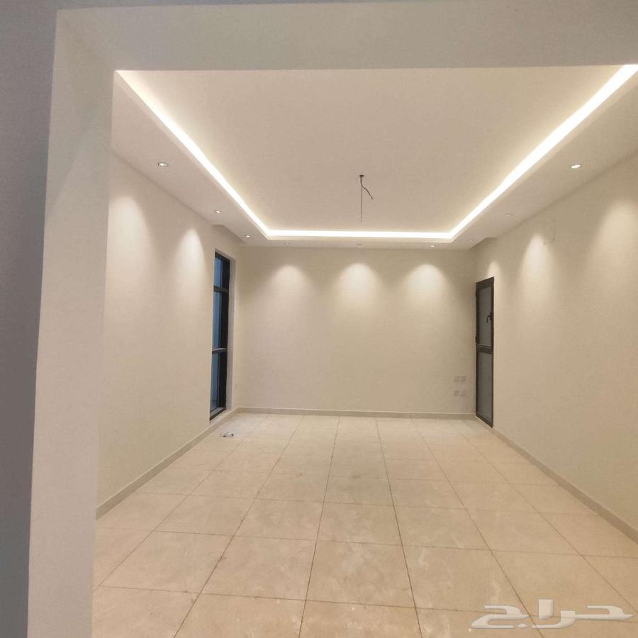 4 bedroom villa in Al Janadriyah 12