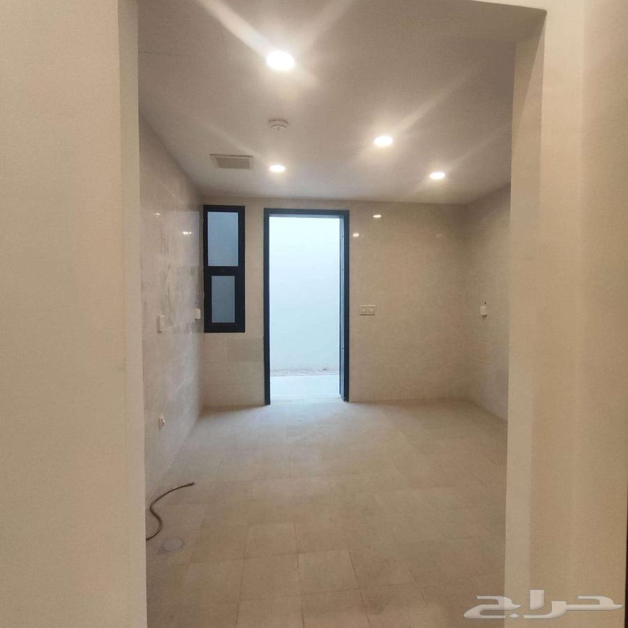 4 bedroom villa in Al Janadriyah 15