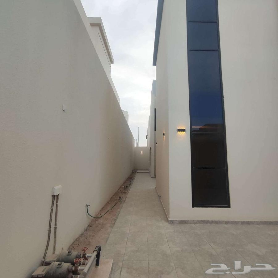 4 bedroom villa in Al Janadriyah 3