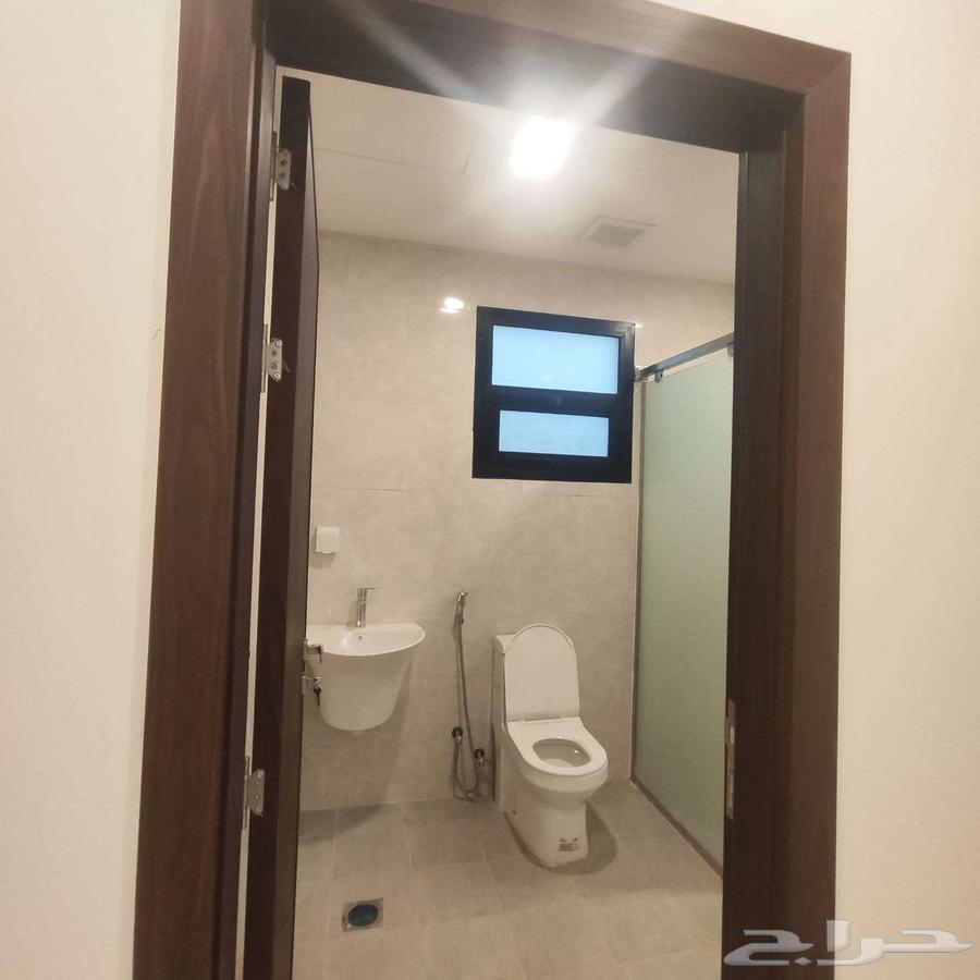 4 bedroom villa in Al Janadriyah 24