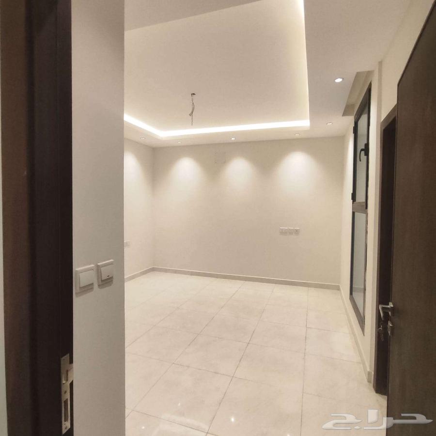 4 bedroom villa in Al Janadriyah 29