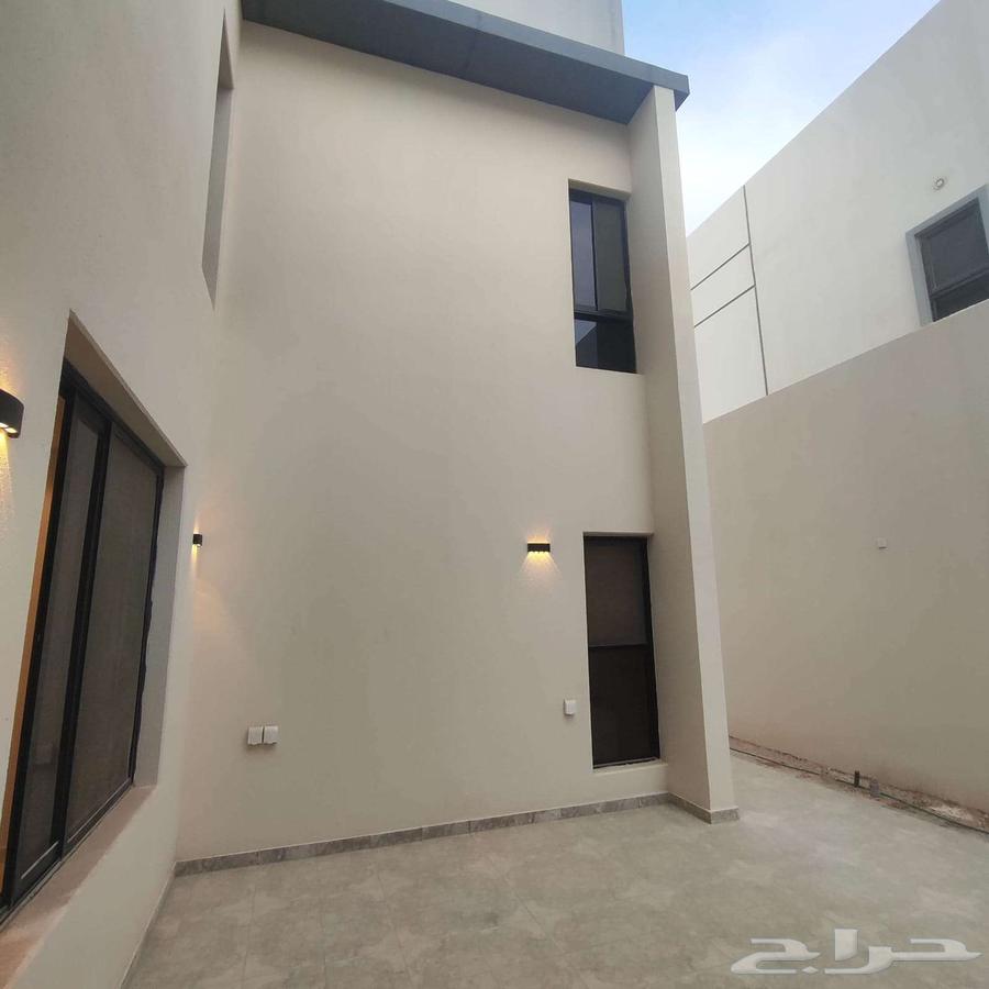 4 bedroom villa in Al Janadriyah 8