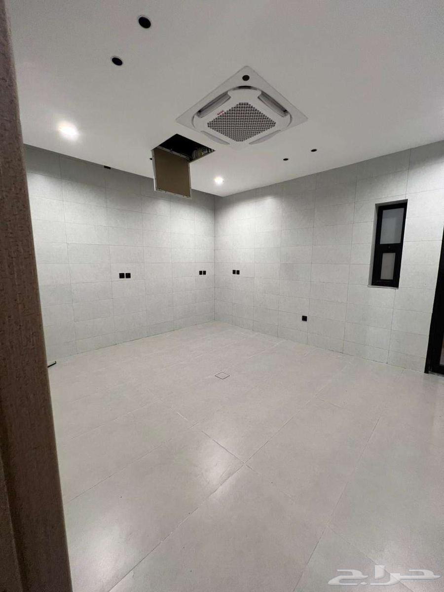 6 bedroom villa in Al Mahdiyyah 3