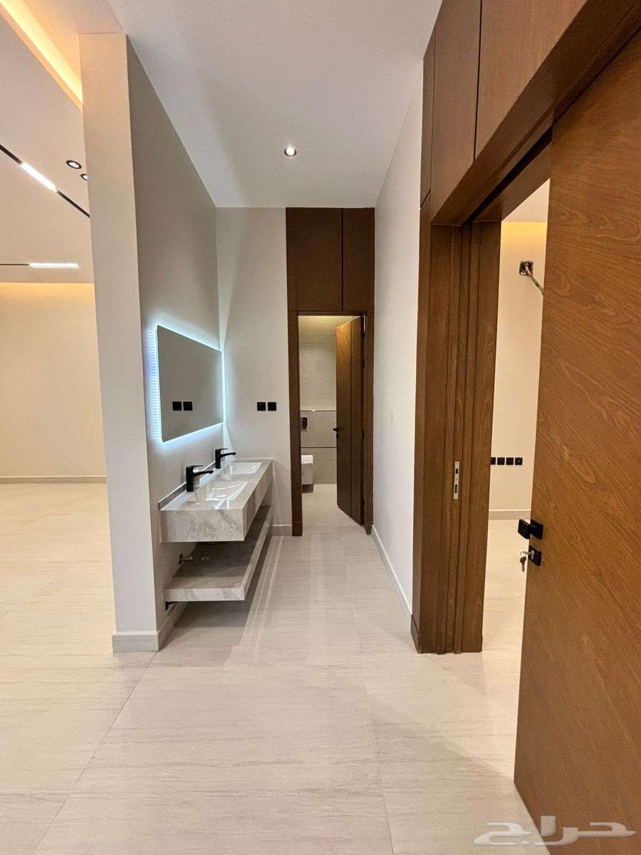 5 bedroom villa in Al Mahdiyyah 6