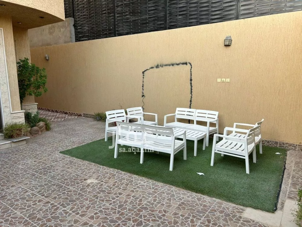 10 bedroom villa in Al Malqa 3