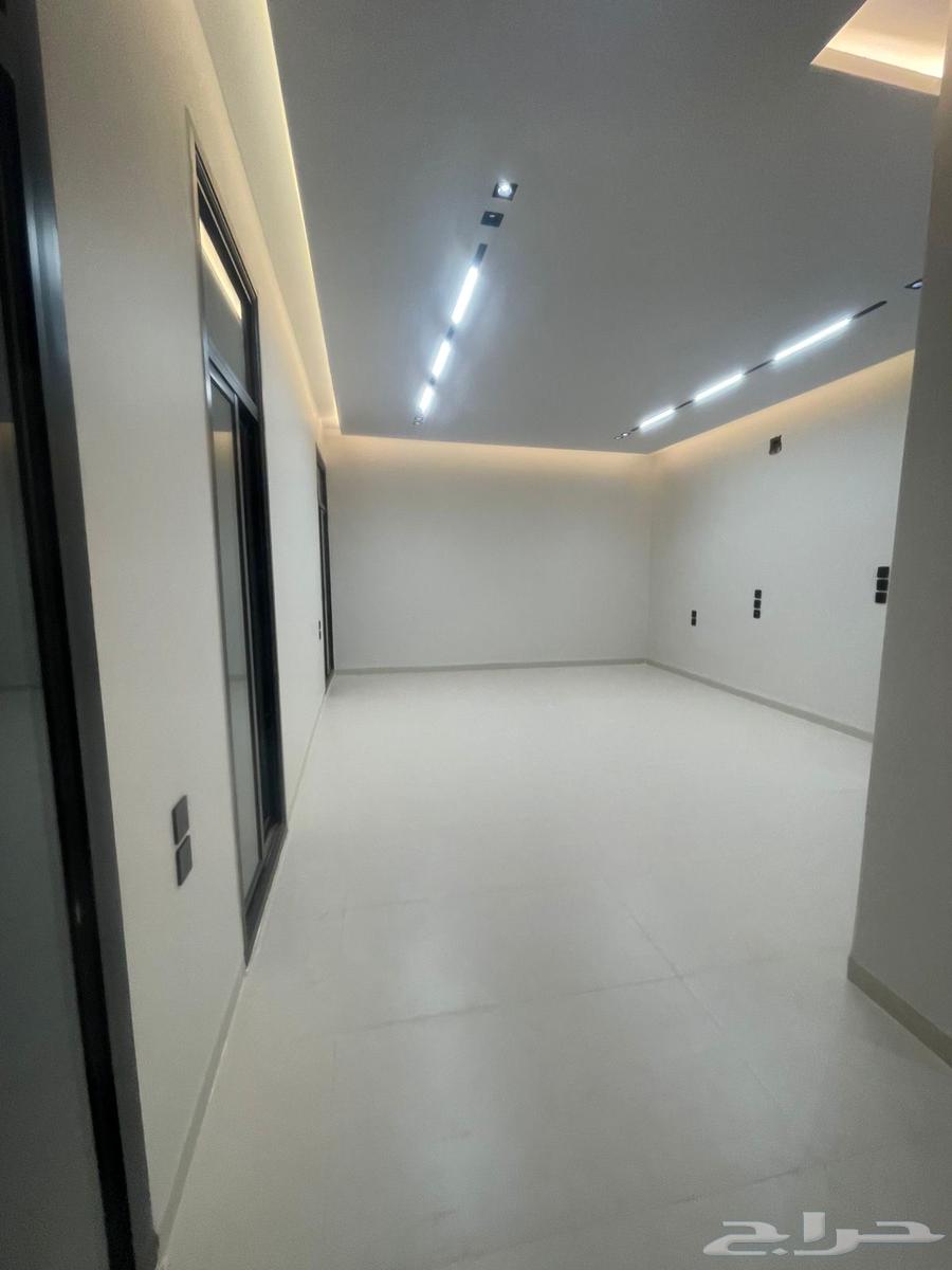 9 bedroom villa in Al Bayan 8