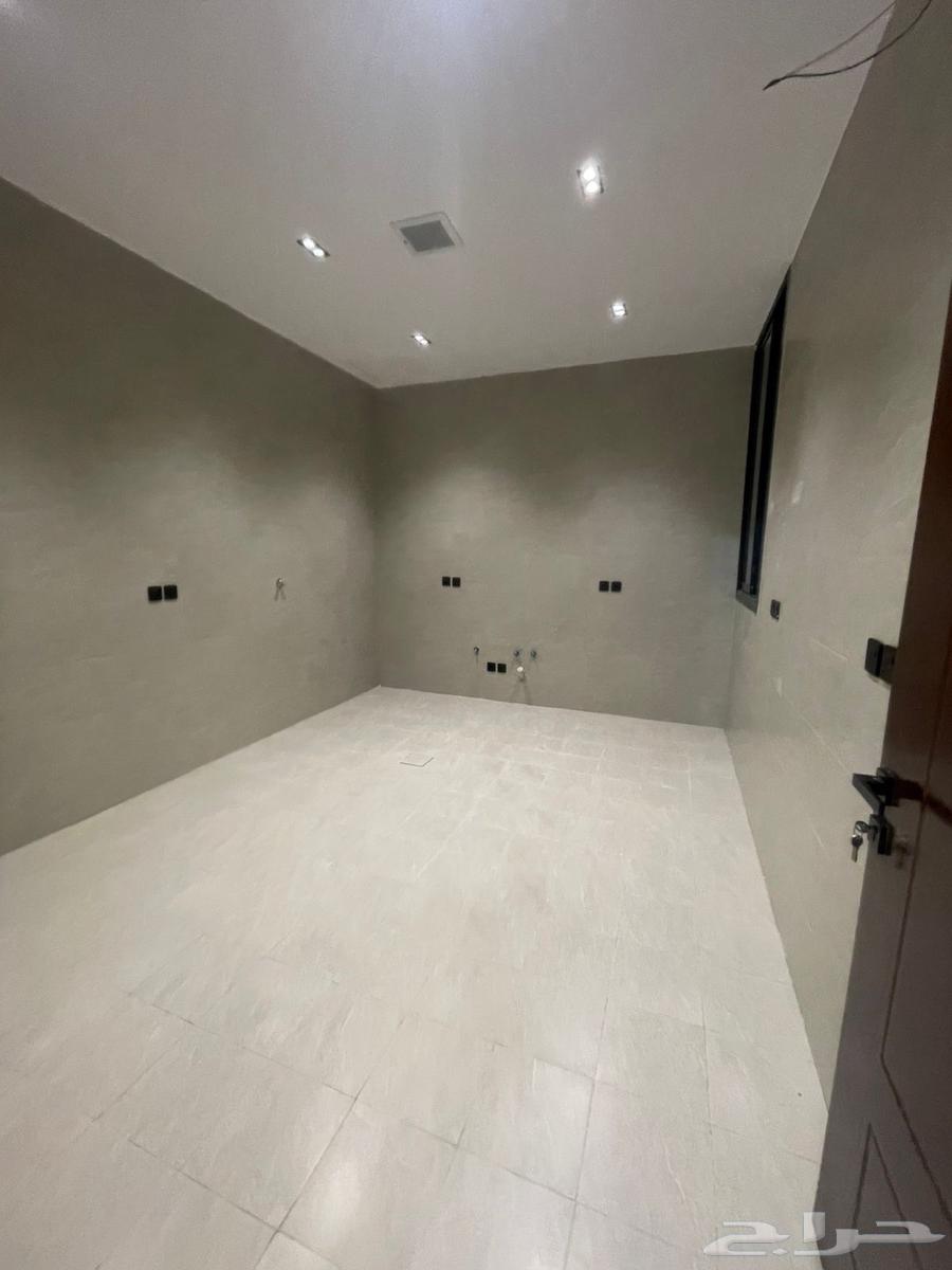 9 bedroom villa in Al Bayan 9