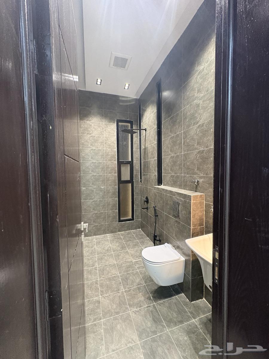 8 bedroom villa in Al Uraija Al Gharbiyah 16
